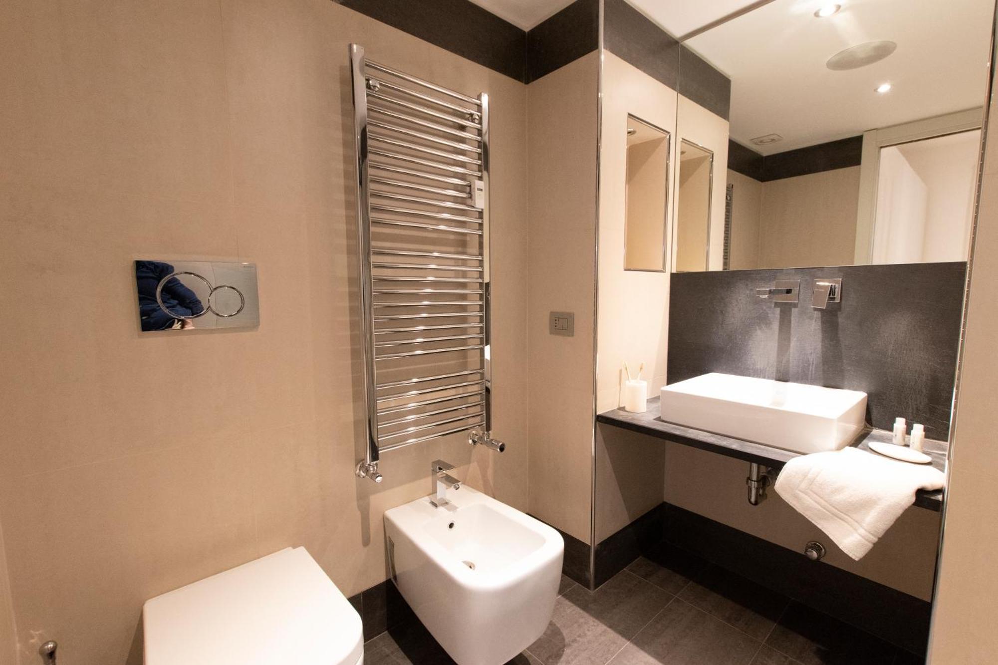 Luxury Apartment - Bramante 7 Milano Esterno foto
